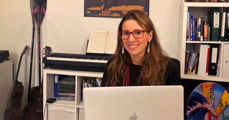 Luisiana Paganelli Silva working from home