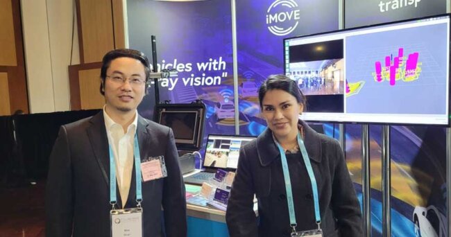 Dr Mao Shan and Dr Julie Berrio Perez, researchers from the Australian Centre for Field Robotics at the University of Sydney