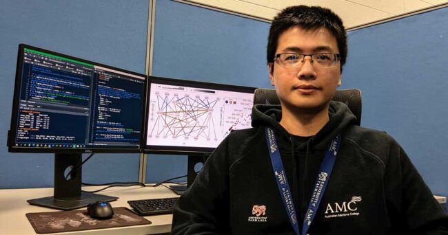 Son Nguyen, iMOVE PhD student - in the lab